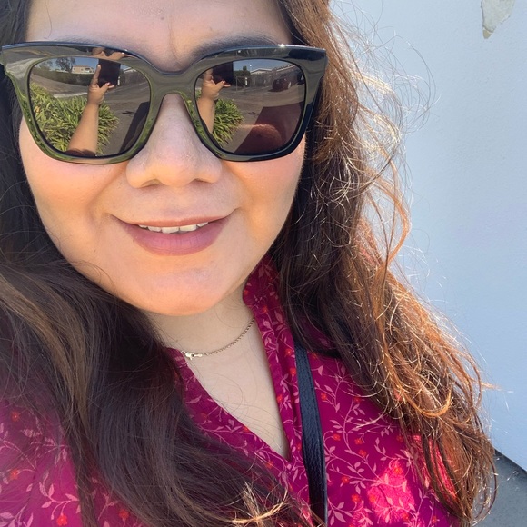 Meet your Posher, Cindy - Picture 1 of 1